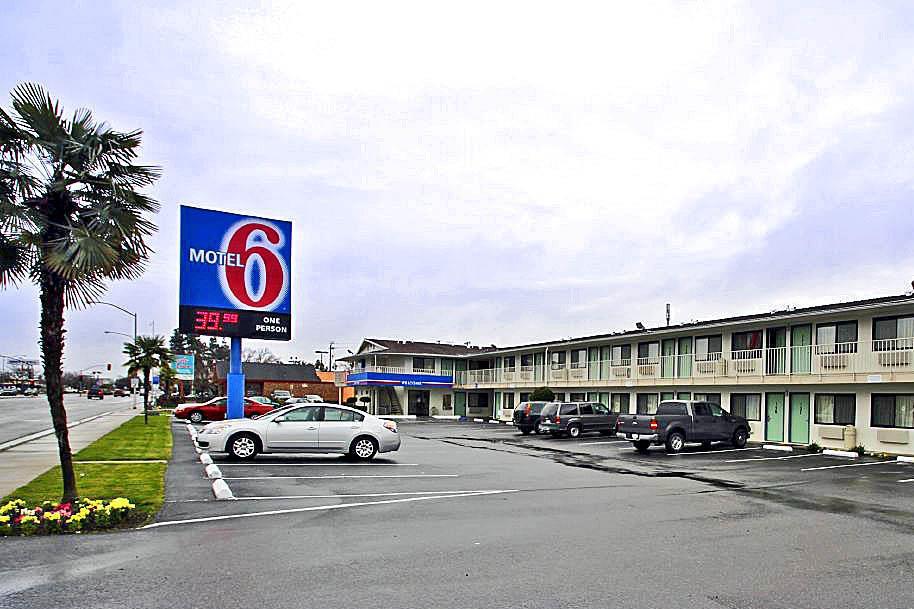 Motel 6-Fresno, Ca - Blackstone North Bagian luar foto